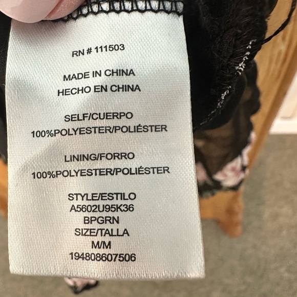 Lily Rose Black Floral Mini Dress. Size Medium  - Like New - Picture 5 of 11